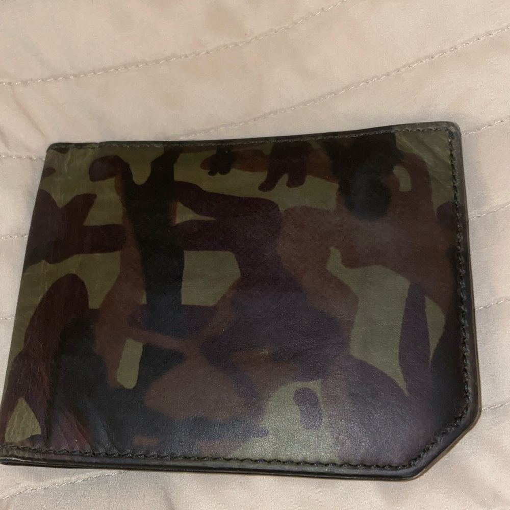 Black green brown leather leather made in Italy not china jimmy choo camo wallet